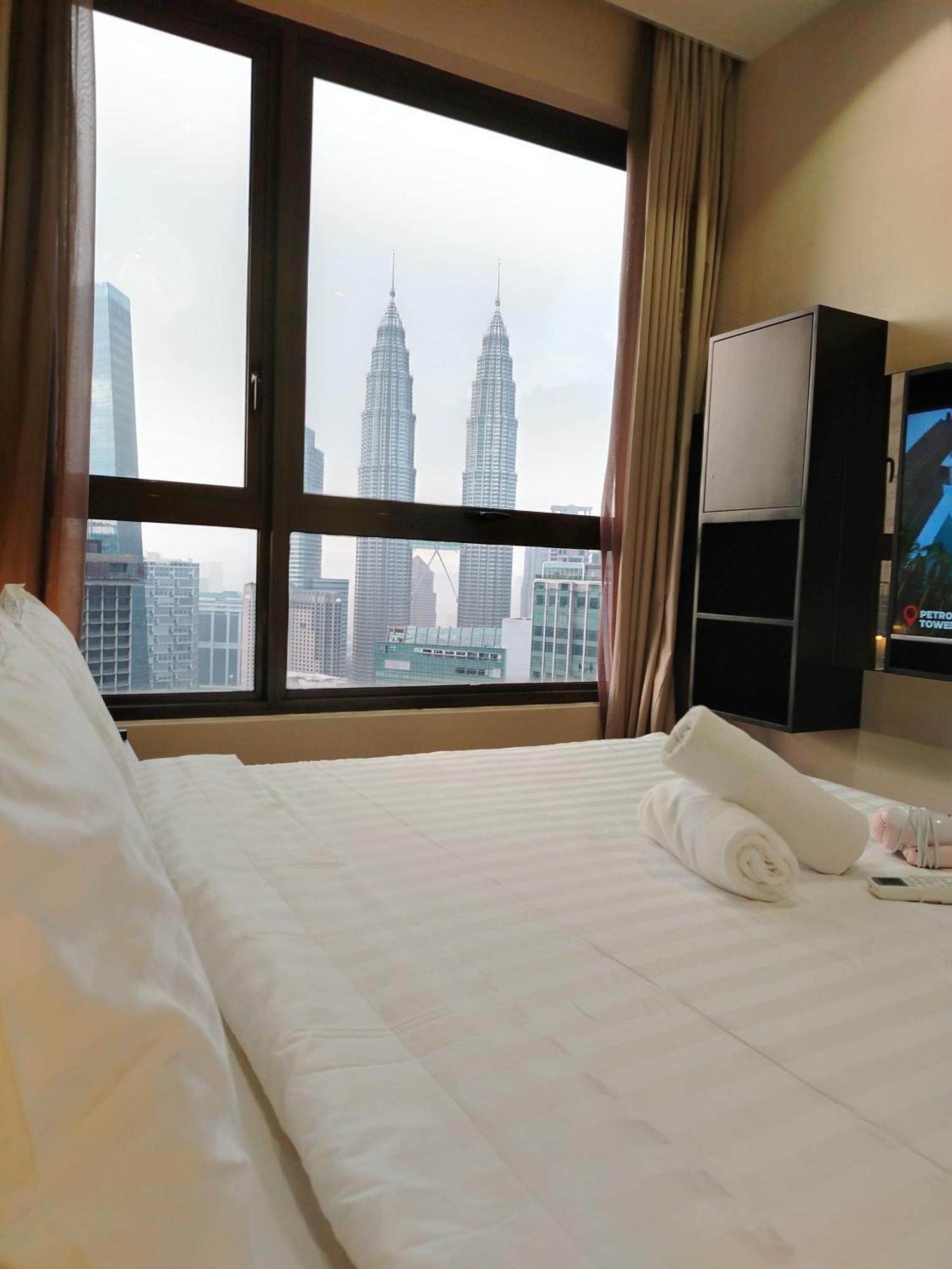 8 Kia Peng Suites Klcc By Luna Kuala Lumpur Extérieur photo