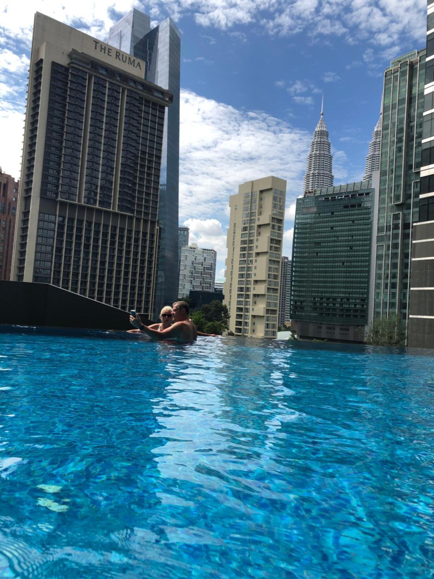 8 Kia Peng Suites Klcc By Luna Kuala Lumpur Extérieur photo