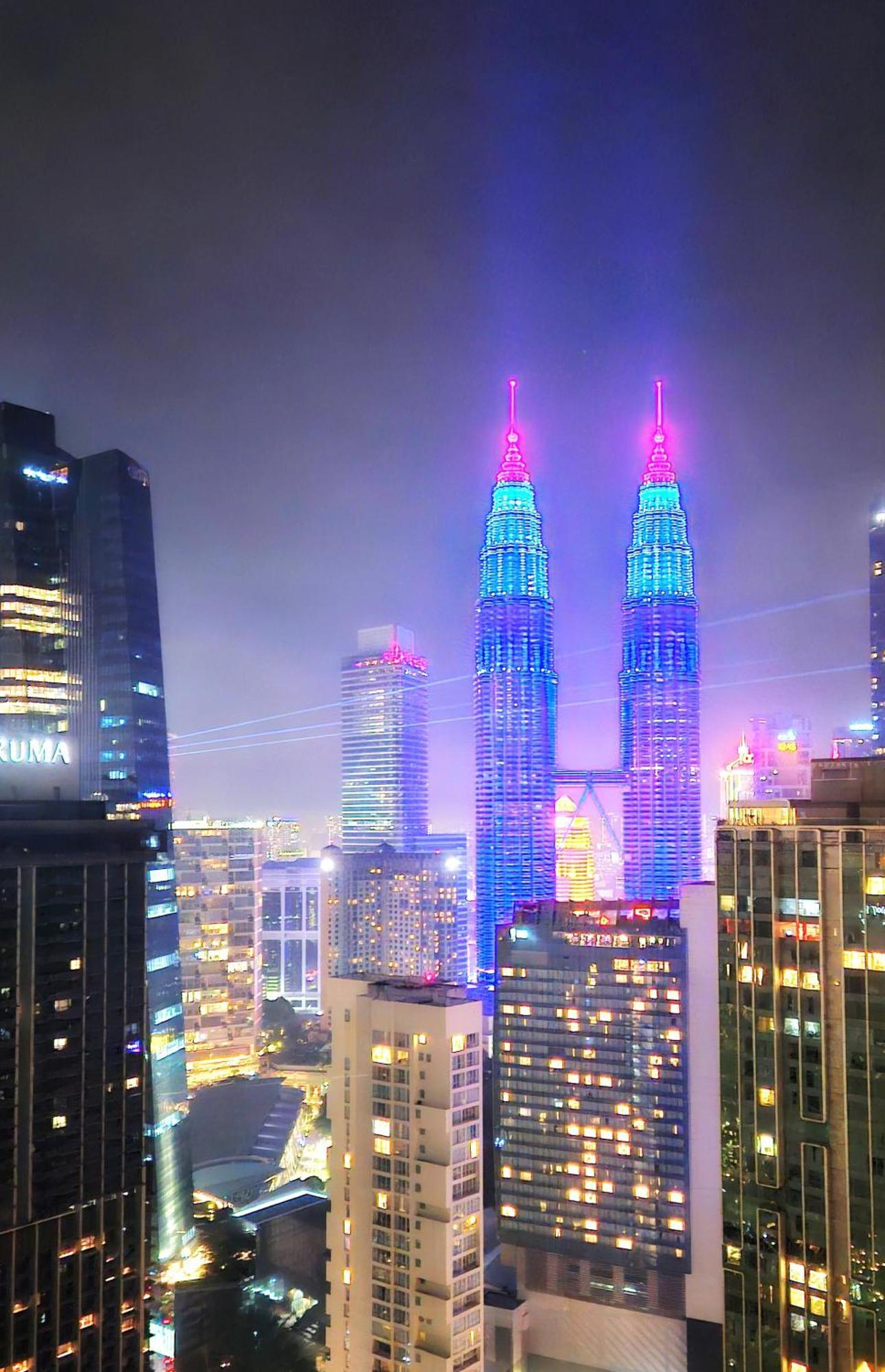8 Kia Peng Suites Klcc By Luna Kuala Lumpur Extérieur photo